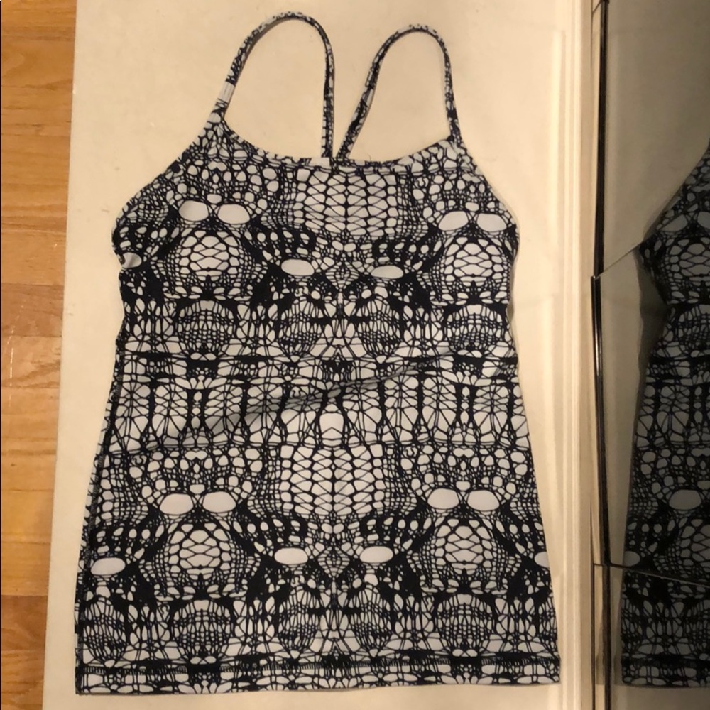 Lululemon power Y tank black white glacier lace 6